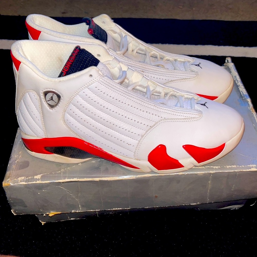 Jordan 14 Retro
Candy Cane (2006), DS! Men 13.